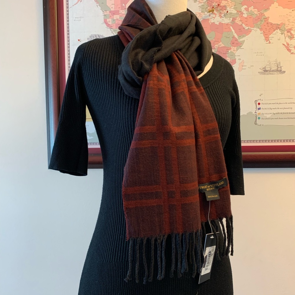 STEWART of SCOTLAND 100% soft acrylic UNISEX scarf / NWT / Deep red and Black